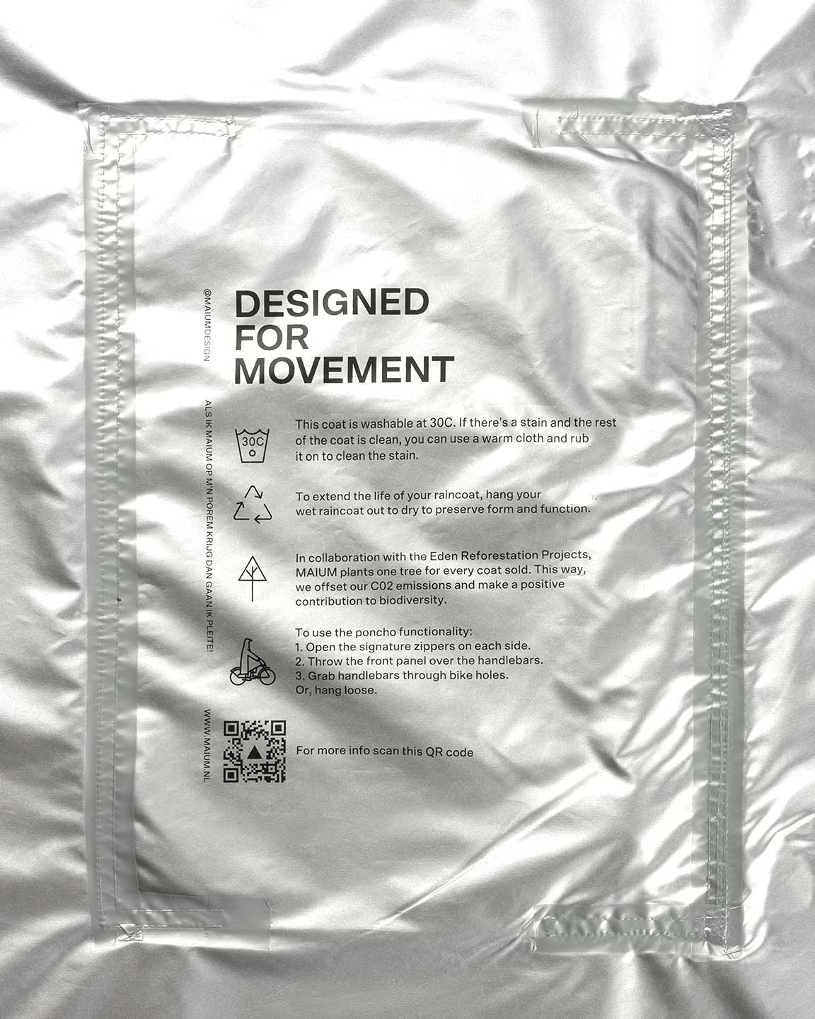 (08) MAIUM x Van Gogh Museum poncho